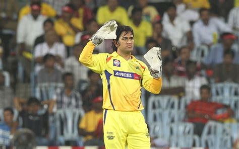 dhoni age 2008